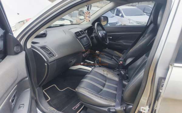 MITSUBISHI OUTLANDER SPORT