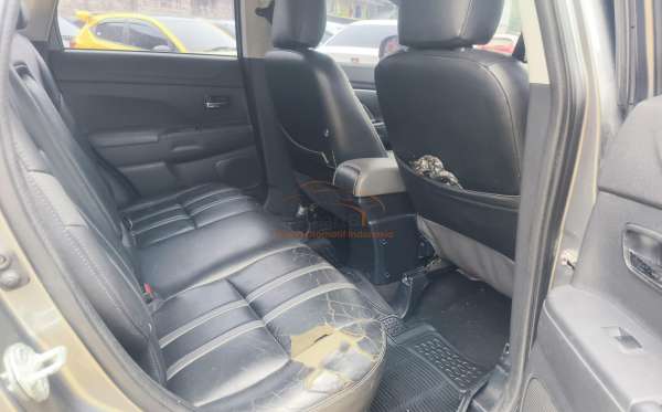 MITSUBISHI OUTLANDER SPORT