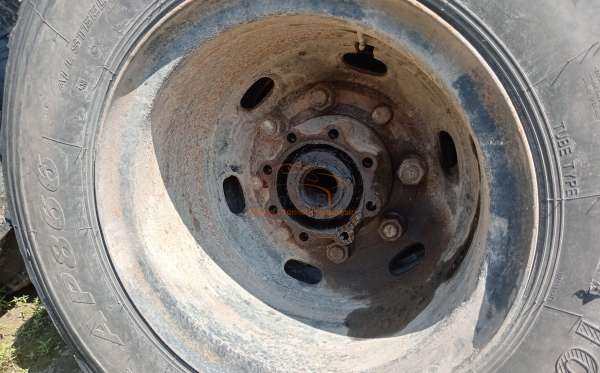 NISSAN 260M
