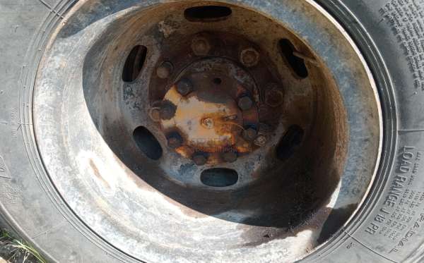 NISSAN 260M