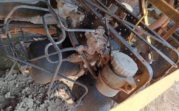 NISSAN 260M