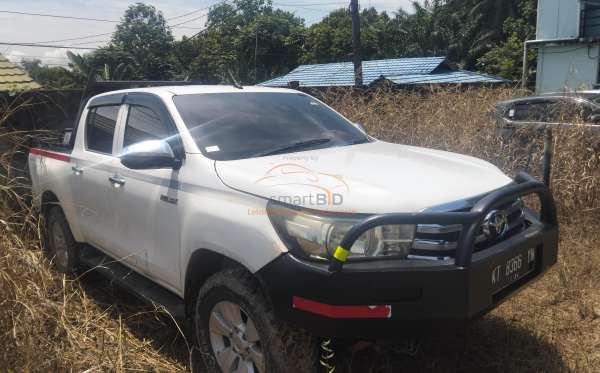 TOYOTA HILUX 2.4G DC 4X4