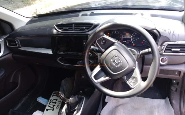 HONDA BR-V DG3 1.5 L E