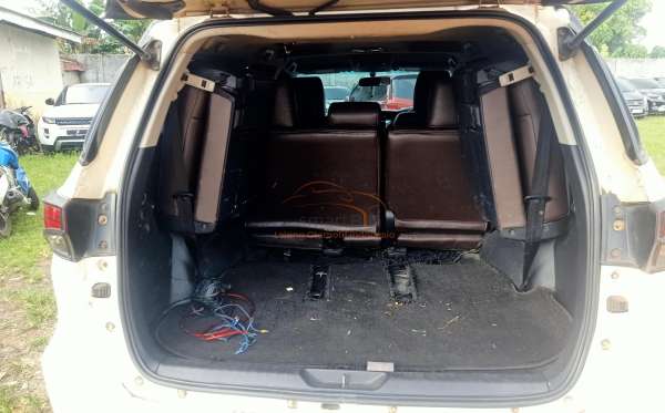 TOYOTA FORTUNER G 2.4