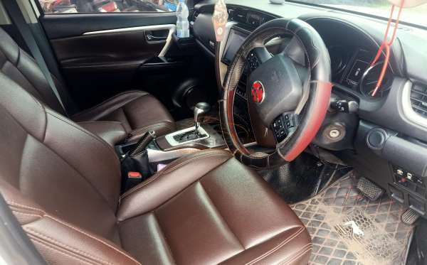 TOYOTA FORTUNER G 2.4