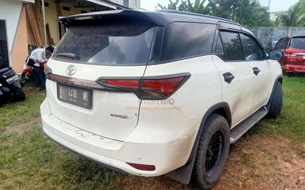 TOYOTA FORTUNER G 2.4