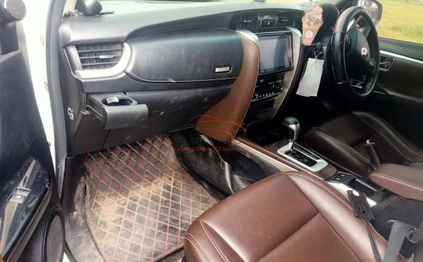 TOYOTA FORTUNER G 2.4