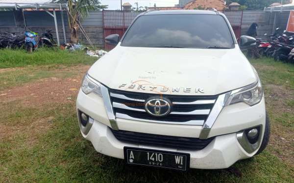 TOYOTA FORTUNER G 2.4