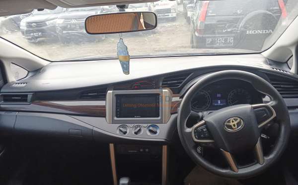 TOYOTA INNOVA G