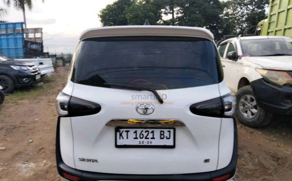 TOYOTA SIENTA 1.5 G