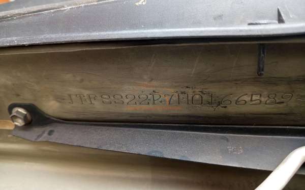 TOYOTA HI ACE COMMUTER