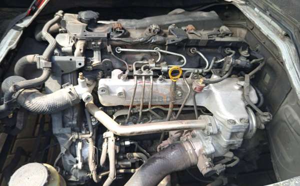 TOYOTA HI ACE COMMUTER