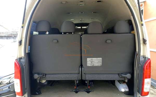 TOYOTA HI ACE COMMUTER