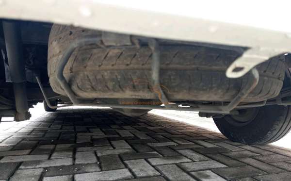 TOYOTA HI ACE COMMUTER