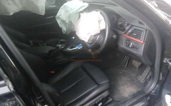 BMW  320I N20 CKD AT