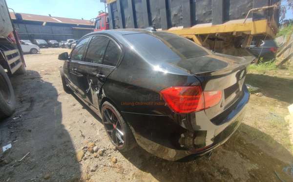 BMW  320I N20 CKD AT