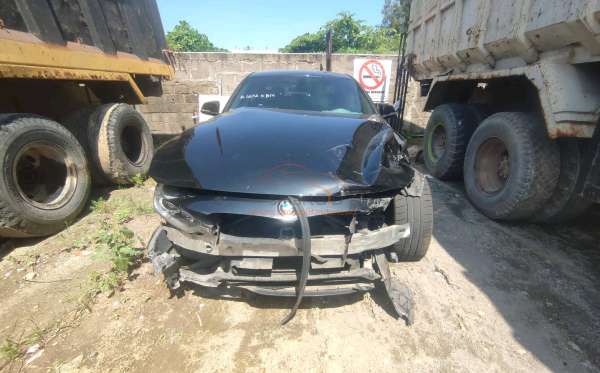BMW  320I N20 CKD AT
