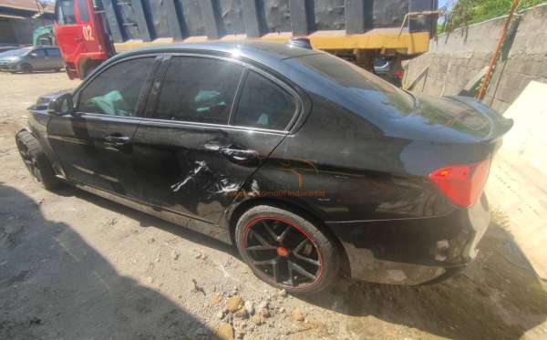 BMW  320I N20 CKD AT