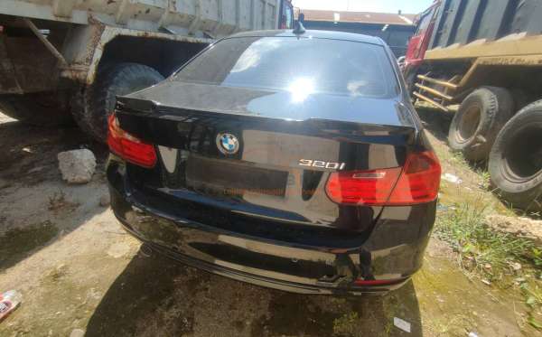 BMW  320I N20 CKD AT