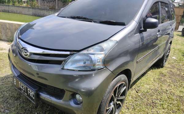 DAIHATSU  XENIA
