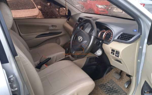 TOYOTA AVANZA 1.3 G
