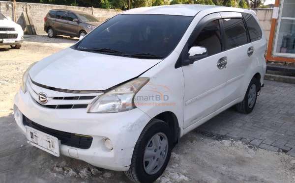 DAIHATSU XENIA