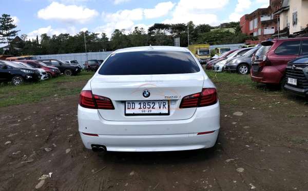 BMW 528i