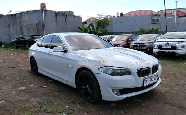 BMW 528i