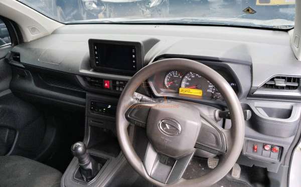 DAIHATSU XENIA