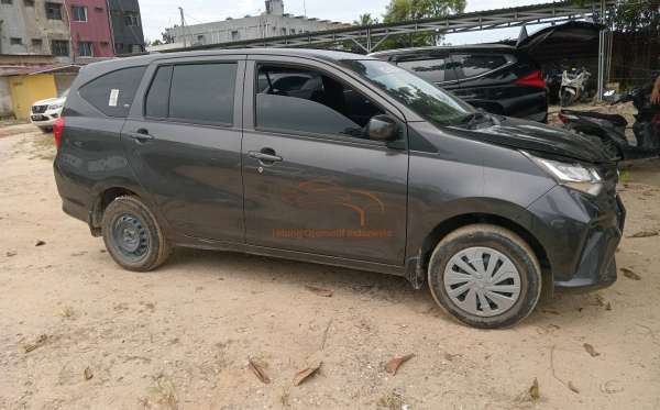 DAIHATSU SIGRA