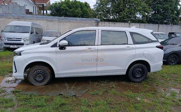 DAIHATSU XENIA X