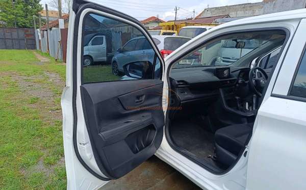 DAIHATSU XENIA X