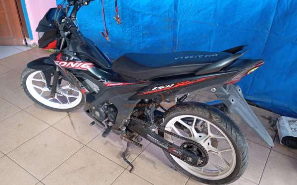 HONDA SONIC 150 R