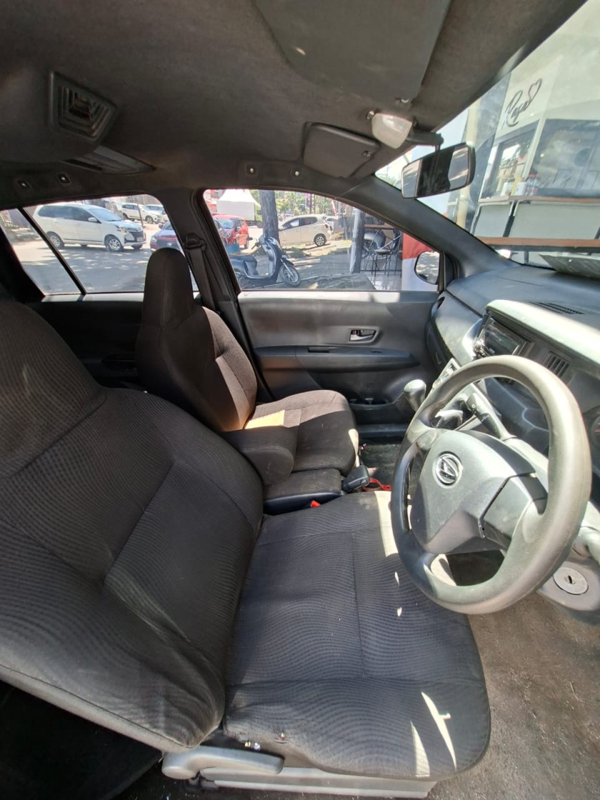DAIHATSU SIGRA  M