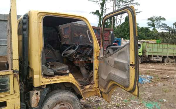 MITSUBISHI COLT DIESEL FE 74