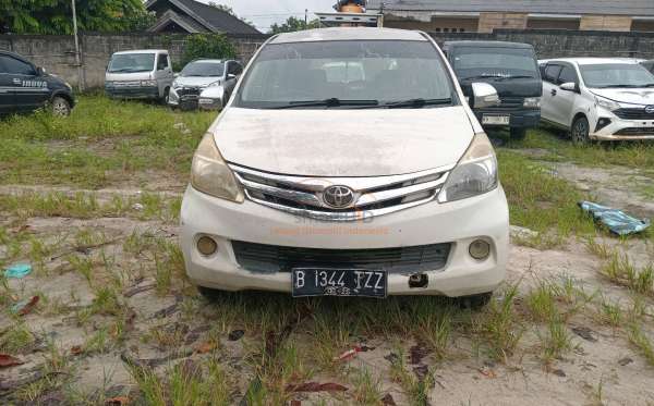 TOYOTA AVANZA