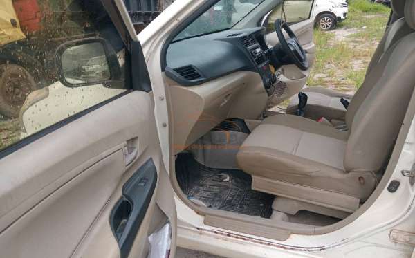 TOYOTA AVANZA