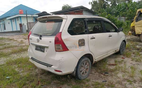 TOYOTA AVANZA