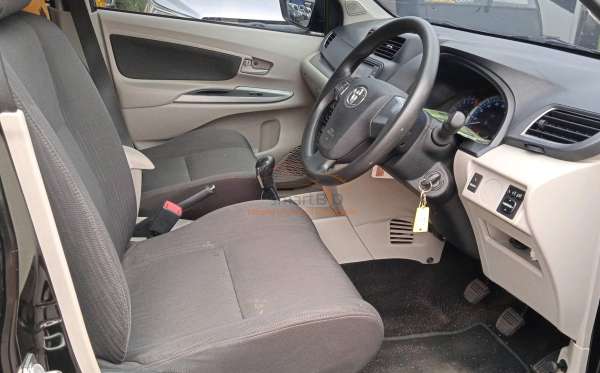 TOYOTA  AVANZA  1.3 G