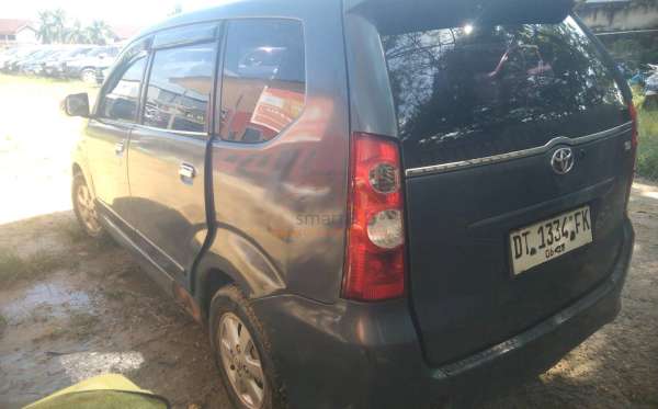 TOYOTA  AVANZA