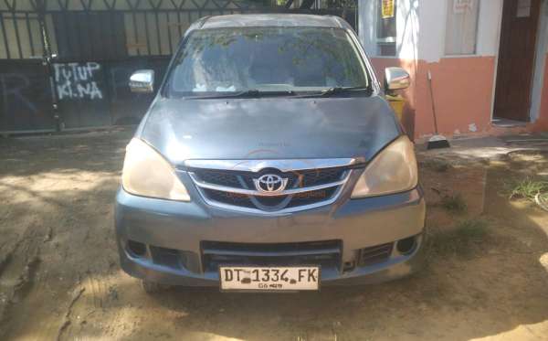 TOYOTA  AVANZA