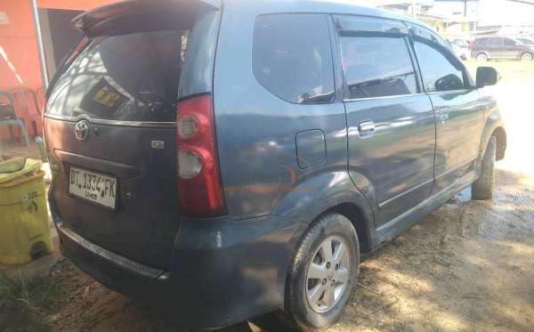 TOYOTA  AVANZA