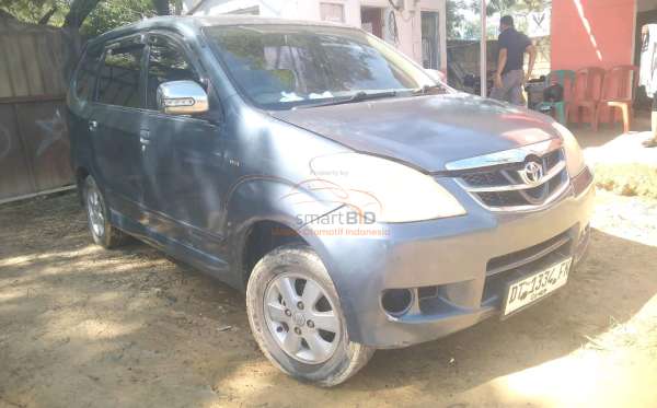 TOYOTA  AVANZA