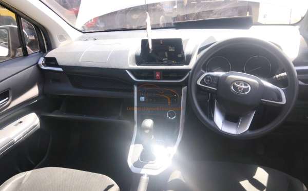 TOYOTA AVANZA 1.5 G