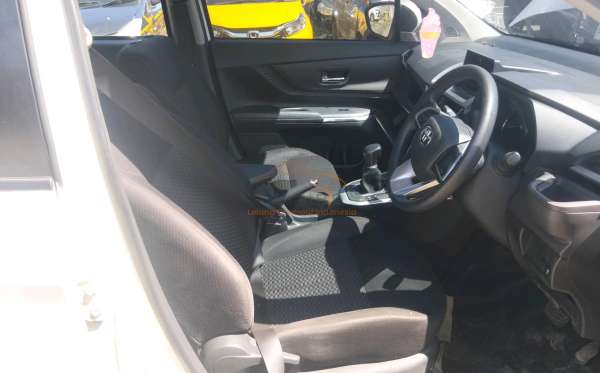 TOYOTA AVANZA 1.5 G