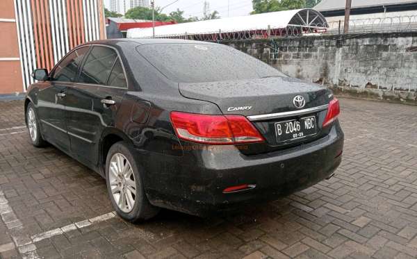 TOYOTA CAMRY V