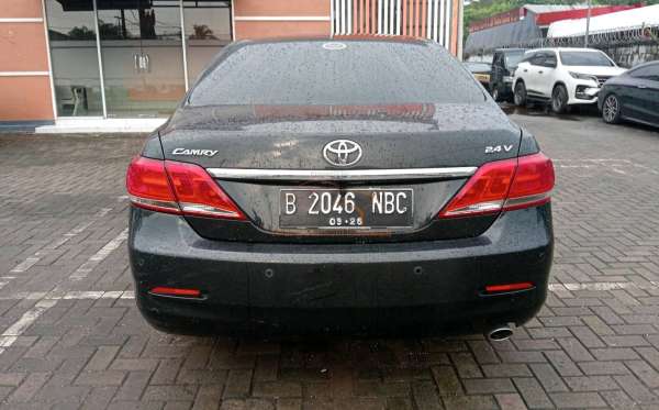 TOYOTA CAMRY V
