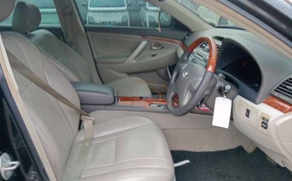 TOYOTA CAMRY V