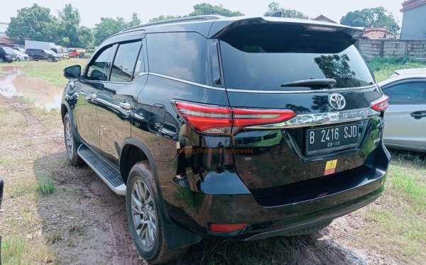 TOYOTA FORTUNER 2.4 VRZ