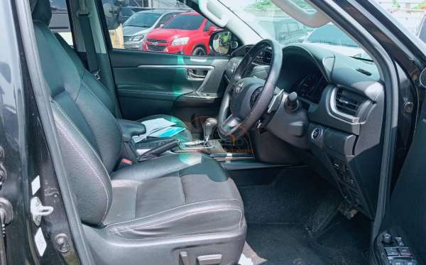 TOYOTA FORTUNER 2.4 VRZ